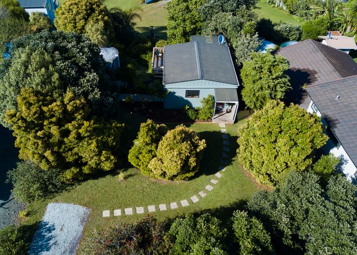  at 9 Peninsula Parade, Hihi