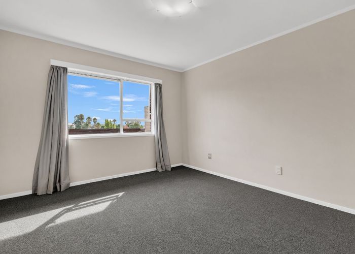  at 2/30 Simkin Avenue, Saint Johns, Auckland City, Auckland