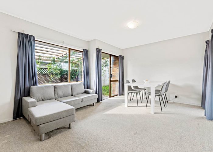  at 1/236 Te Atatu Road, Te Atatu South, Auckland