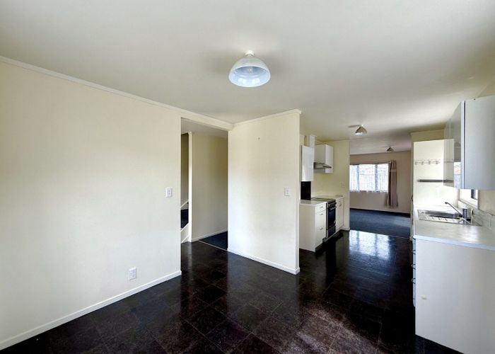  at 5 Foundation Place, Glen Eden, Auckland