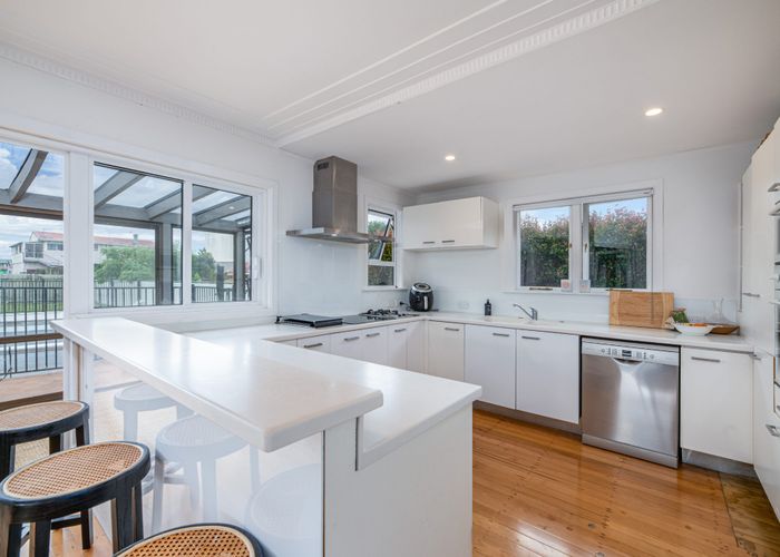  at 13 Peachgrove Road, Te Atatu Peninsula, Waitakere City, Auckland