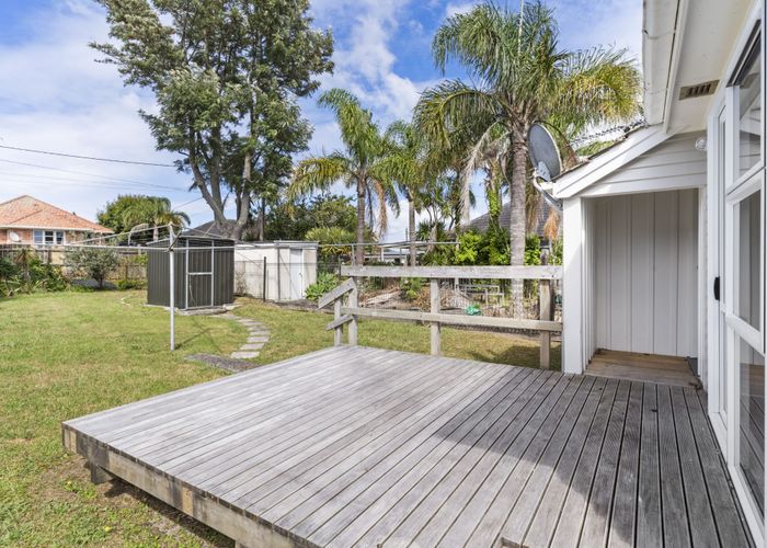  at 31 Philomel Crescent, Bayswater, North Shore City, Auckland