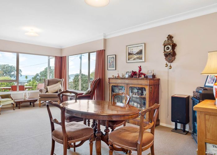 at 2/30 Montgomery Avenue, Rothesay Bay, Auckland