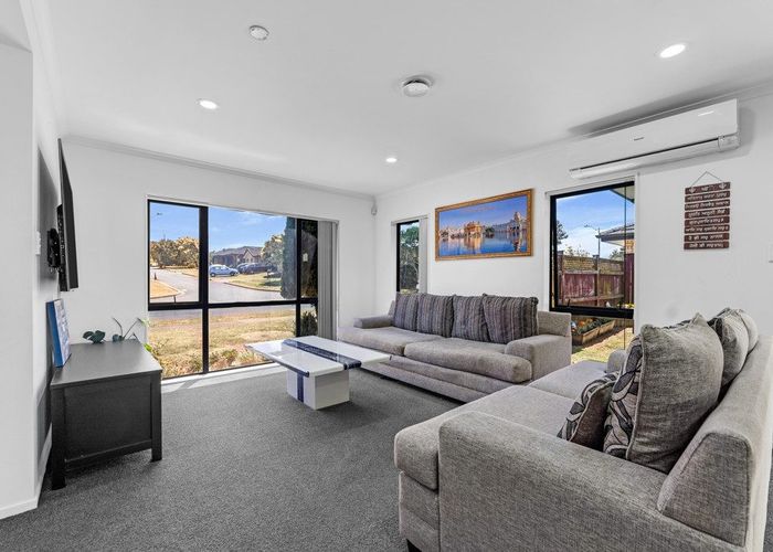  at 24 Sarteano Drive, Manurewa, Manukau City, Auckland