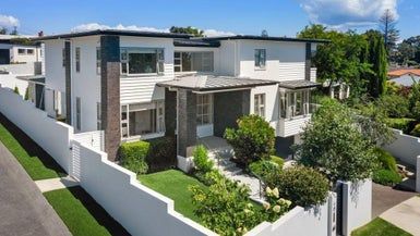  at 6D Burford Place, Mellons Bay, Auckland