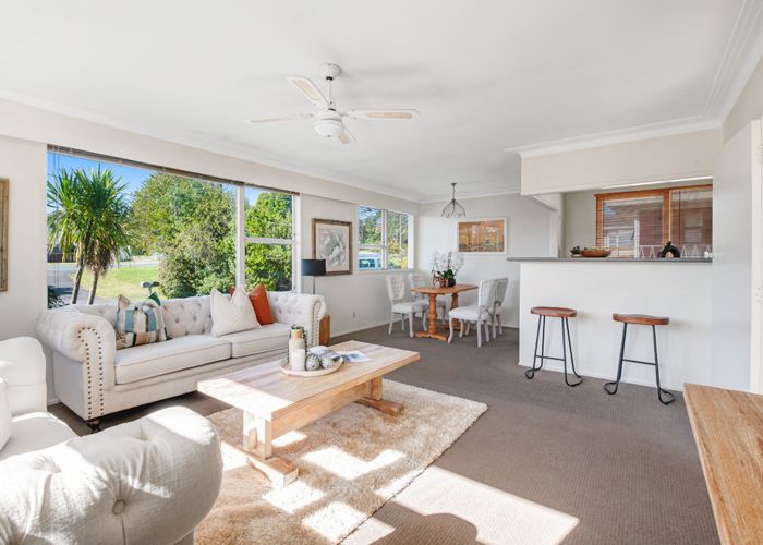  at 822A East Coast Road, Browns Bay, North Shore City, Auckland
