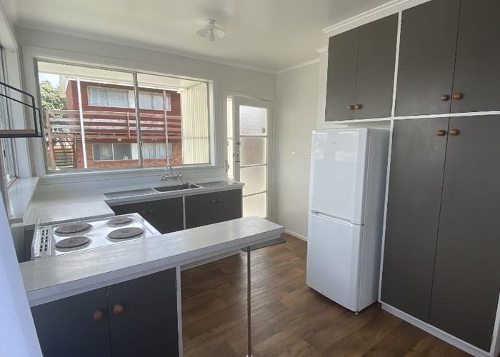  at 4/12 Jillett Street, Titahi Bay, Porirua