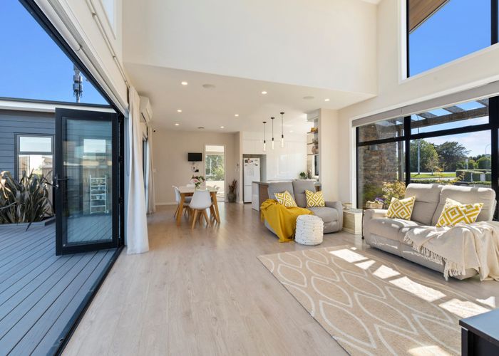  at 16 Brumbie Way, Karaka, Papakura