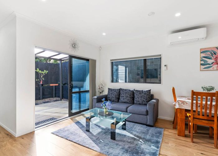  at 70E Woodglen Road, Glen Eden, Waitakere City, Auckland