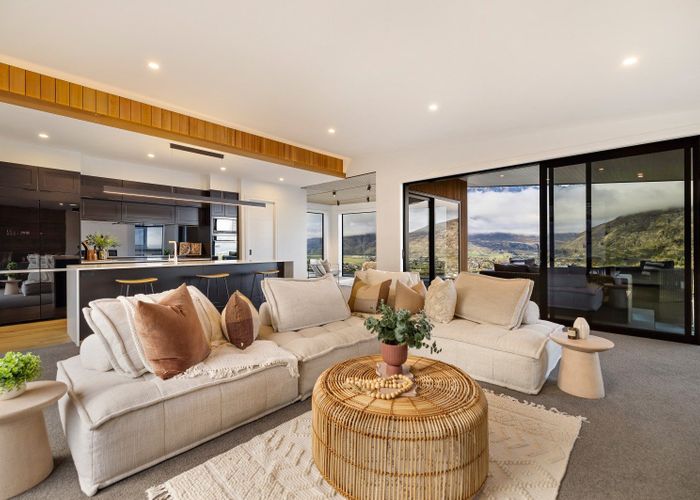  at 6 Florence Close, Queenstown Hill, Queenstown-Lakes, Otago