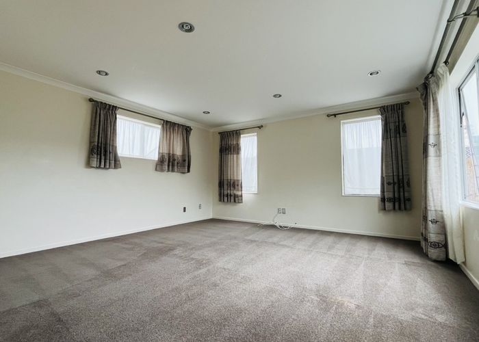  at 8 The Rosebowl, Sunnyhills, Manukau City, Auckland