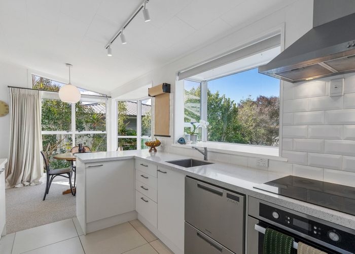  at 1/6 Tyne Road, Forrest Hill, North Shore City, Auckland