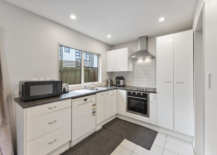  at 2/8 Waldie Grove, Avalon, Lower Hutt