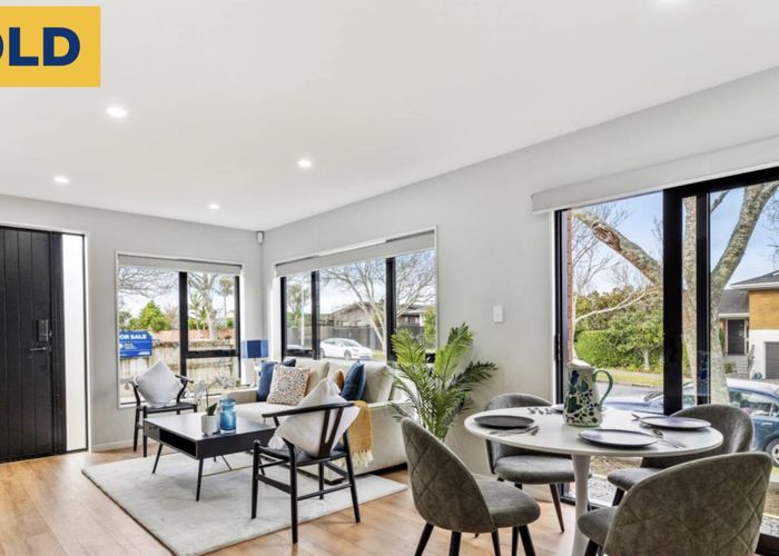  at 43C Mirrabooka Avenue, Botany Downs, Auckland