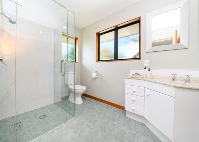  at 16 Rothesay Place, Highbury, Palmerston North