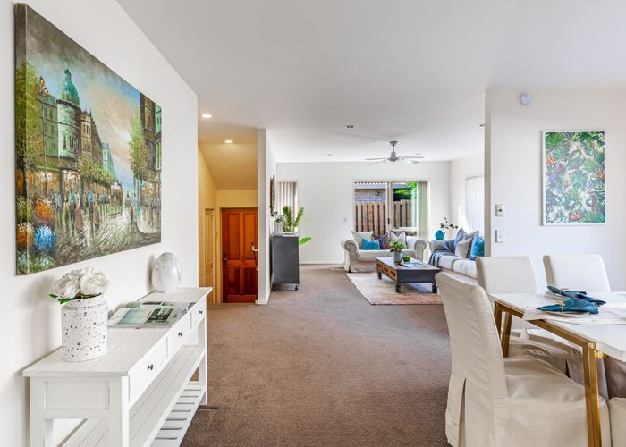  at 8B Kinross Street, Blockhouse Bay, Auckland