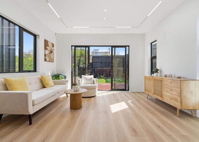  at Lot 9/30 Kiteroa Terrace, Rothesay Bay, North Shore City, Auckland