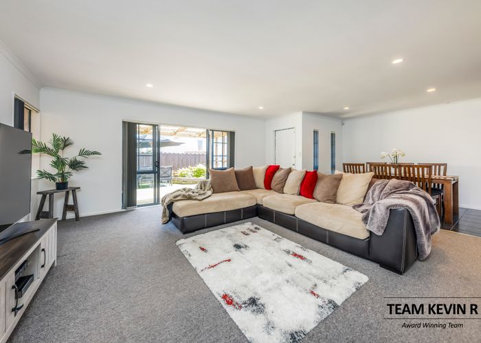  at 10 Royalpark Place, Favona, Auckland