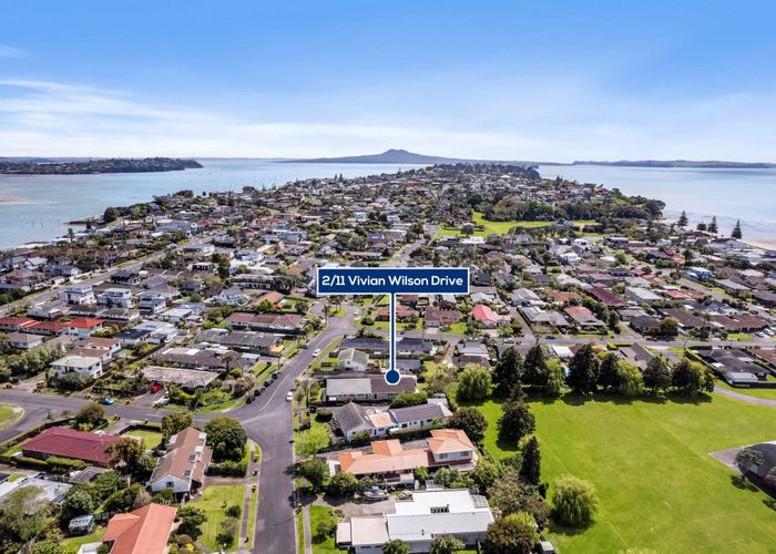  at 2/11 Vivian Wilson Drive, Eastern Beach, Auckland