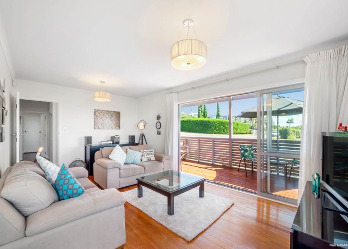  at 5/33 Castor Bay Road, Castor Bay, Auckland