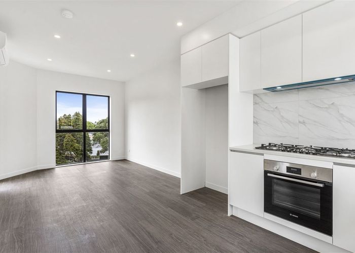  at 17F Hogans Road, Glenfield, Auckland