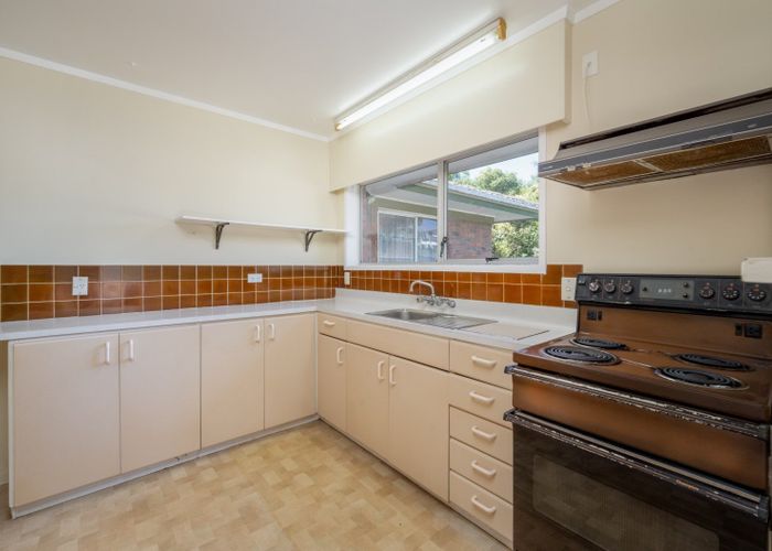  at 16 Bacot Place, Howick, Manukau City, Auckland