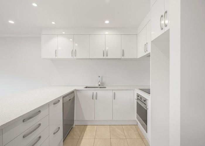  at 2/13 Crosher Place, Silverdale, Hamilton, Waikato