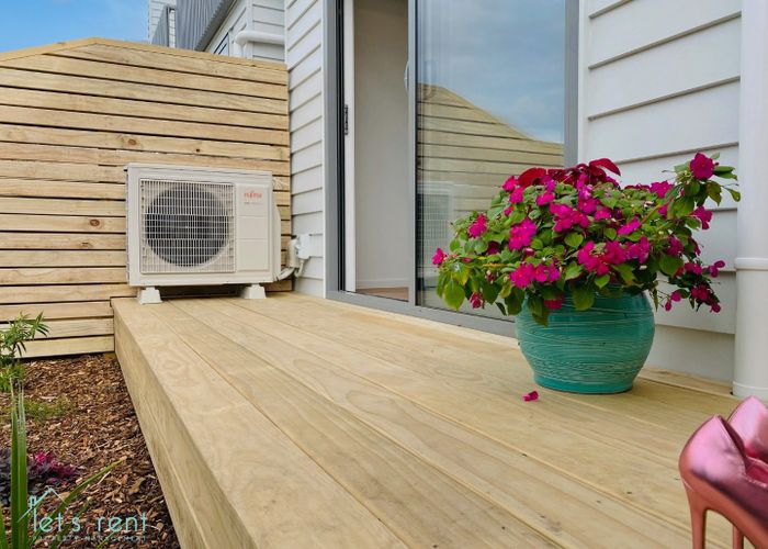  at 588E Te Atatu Road, Te Atatu Peninsula, Waitakere City, Auckland