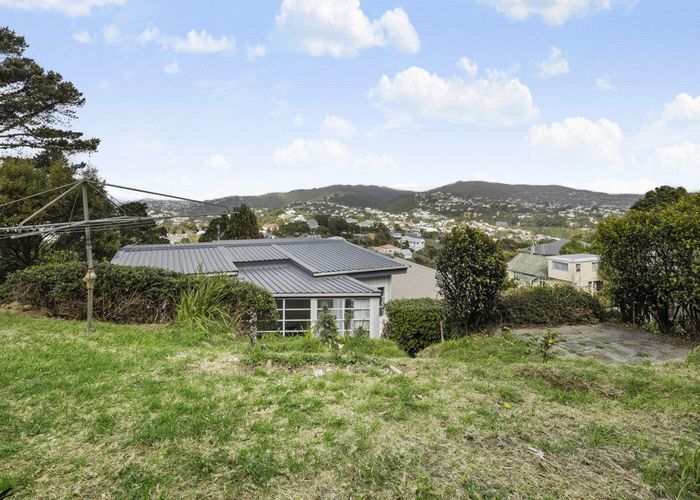  at 38 Pembroke Road, Northland, Wellington