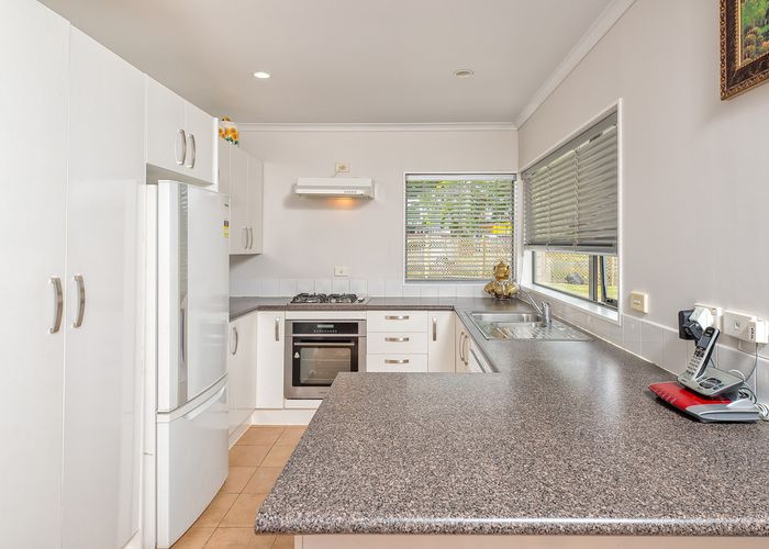  at 32 Abiru Crescent, Favona, Auckland