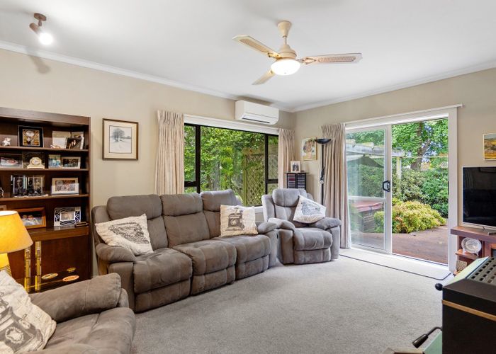  at 9 and 9B Owens Terrace, Upper Riccarton, Christchurch City, Canterbury