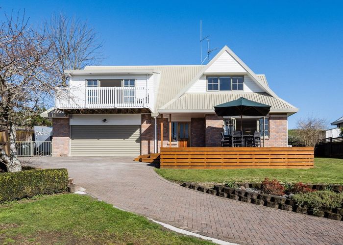  at 15 Marlowe Drive, Leamington, Cambridge