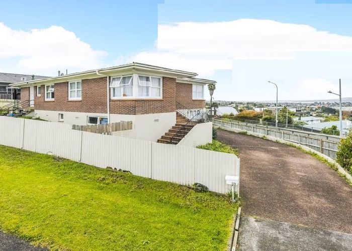  at 520 Glenfield Road, Glenfield, North Shore City, Auckland