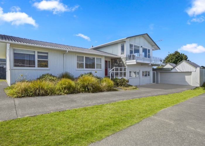  at 34 Knightsbridge Drive, Forrest Hill, North Shore City, Auckland
