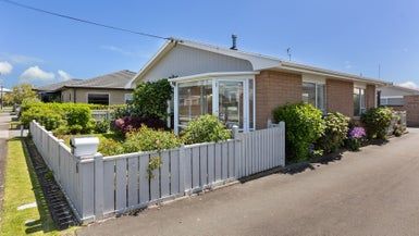  at 1/6 Webster Street, Westown, New Plymouth