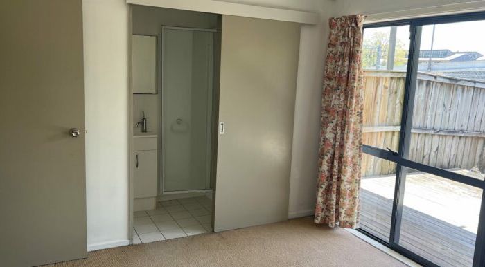  at 6 Ambrico Place, New Lynn, Waitakere City, Auckland