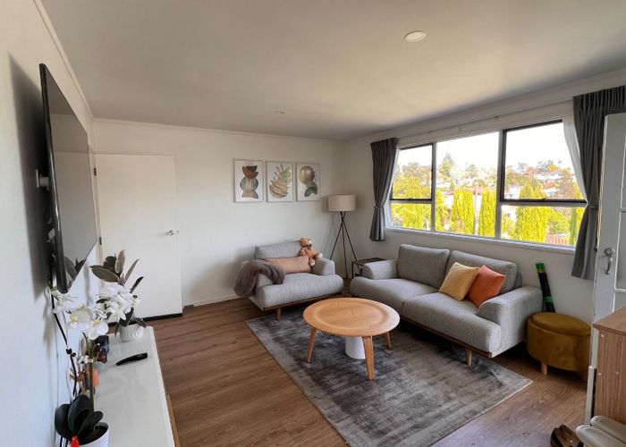  at 9 Pavola Grove, Glenfield, North Shore City, Auckland