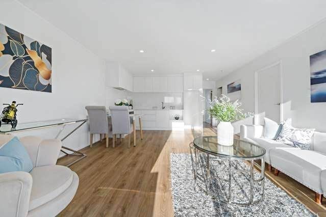  at 2/52 Cherry Road, Bucklands Beach, Manukau City, Auckland