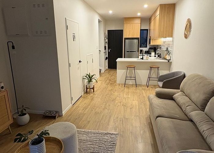  at 4/89 Beach Road, Te Atatu Peninsula, Waitakere City, Auckland