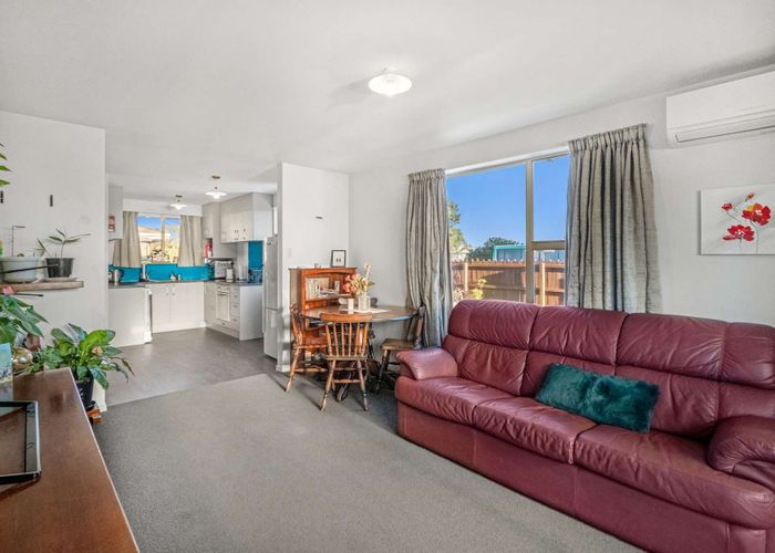  at 90A Queenspark Drive, Parklands, Christchurch City, Canterbury