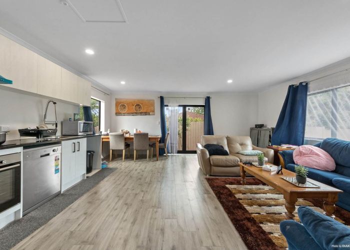  at 2/45 Makora Road, Massey, Waitakere City, Auckland