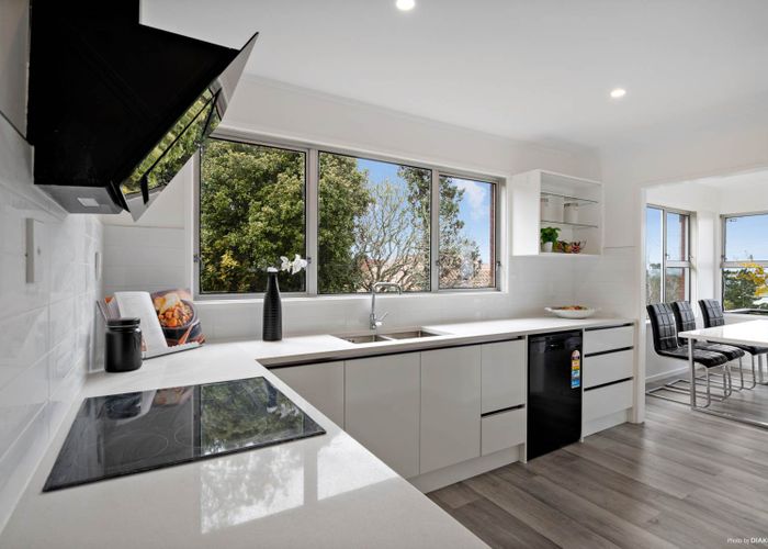  at 3 Hames Terrace, Hillsborough, Auckland