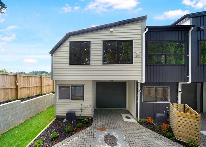  at 8/114 Don Buck Road, Massey, Waitakere City, Auckland