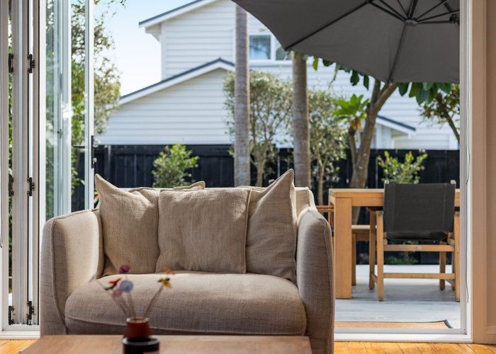  at 15 Alberta Street, Point Chevalier, Auckland City, Auckland