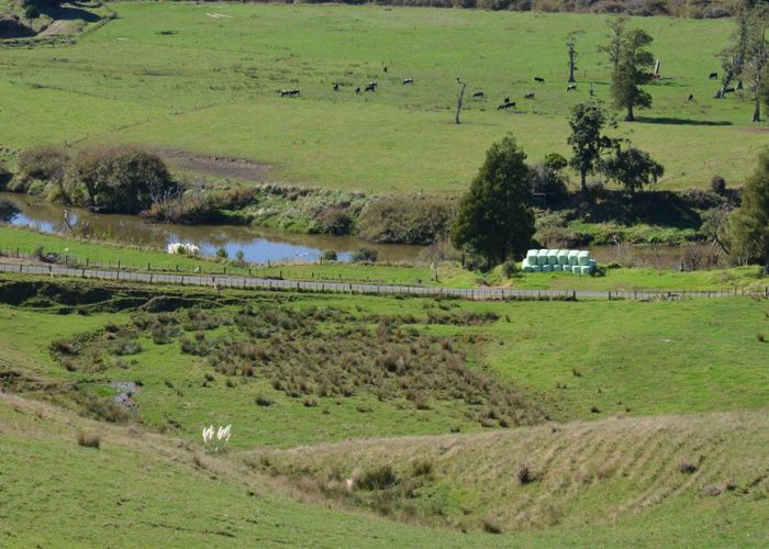  at 814 Awakau Road, Mokau, New Plymouth, Taranaki