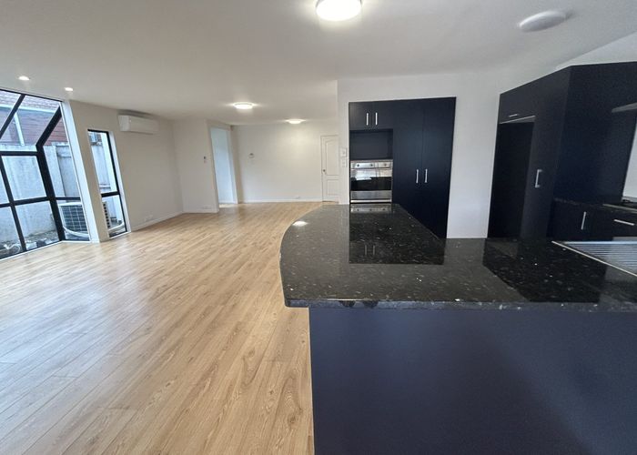  at 22 Nile Road, Milford, North Shore City, Auckland