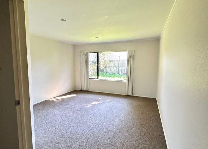  at 5A St Leger Close, Huntington Park, Manukau City, Auckland