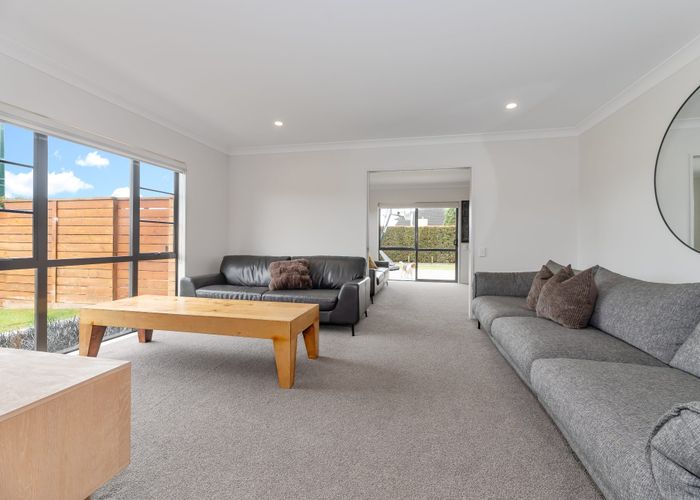  at 27 Scotsmoor Drive, Wattle Downs, Manukau City, Auckland