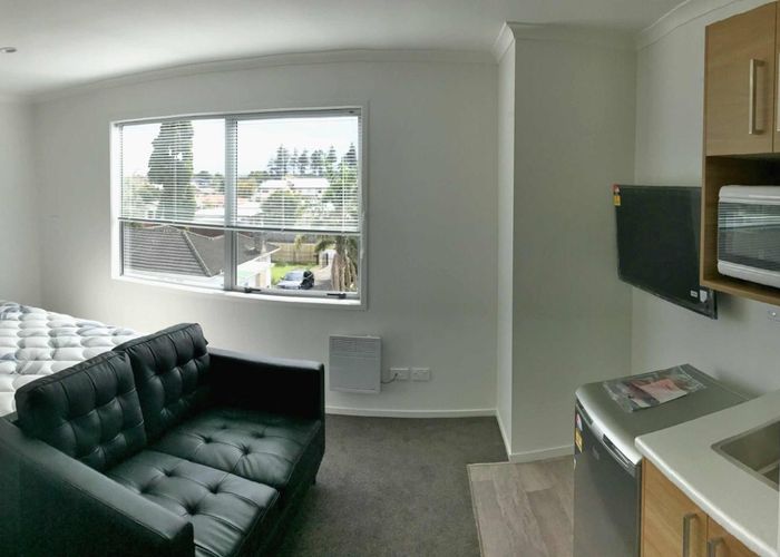  at 3/47 Cameron Road (Room D), Hillcrest, Hamilton, Waikato