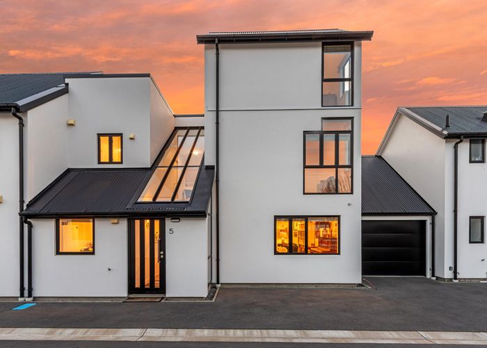  at 5/140 Office Road, Merivale, Christchurch